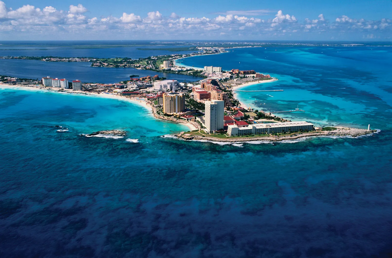Cheap United flights to Cancun Mexico beach
